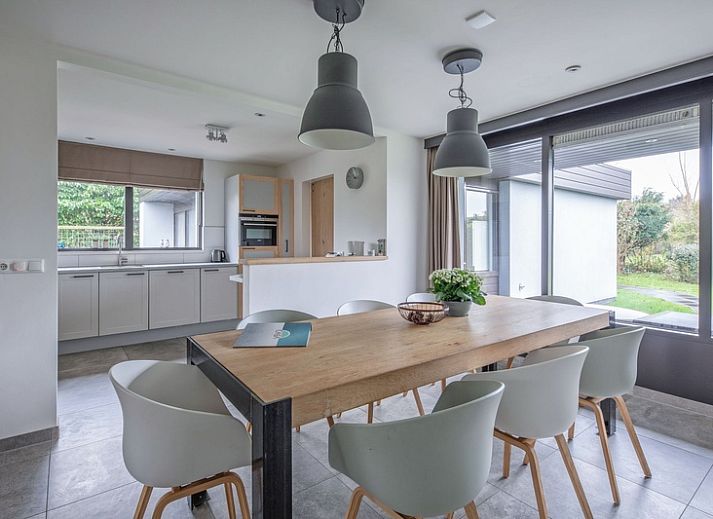 Orchismient 20 vakantiehuis in De Koog Texel met moderne uitstraling en groene tuin.