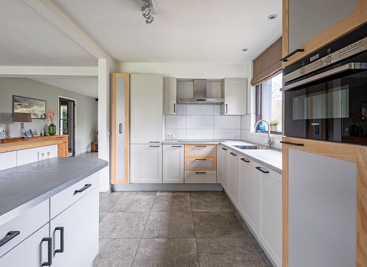 Orchismient 20 vakantiehuis in De Koog Texel met moderne uitstraling en groene tuin.