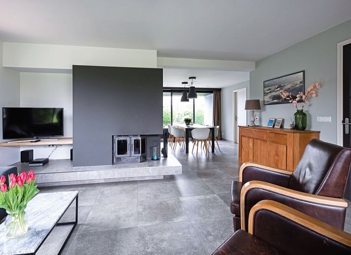 Ruime keuken in Orchismient 20 vakantiehuis De Koog Texel met moderne apparatuur.