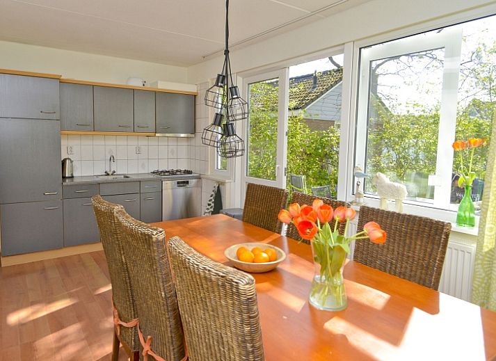 Bungalowpark Hoog Koog - t Huisje Texel in De Koog, Texel, vakantiehuis met ruime tuin en groene omgeving.