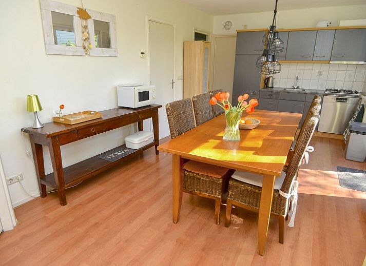 Bungalowpark Hoog Koog - t Huisje Texel in De Koog, Texel, vakantiehuis met ruime tuin en groene omgeving.