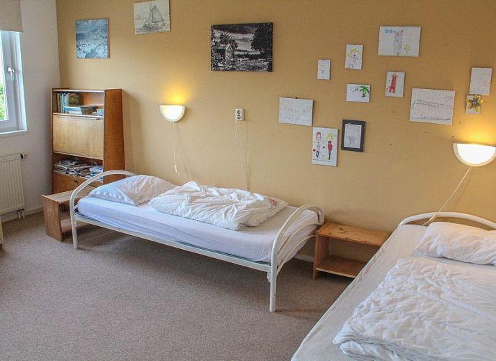 De Eierdop Fruehstueckspension in De Cocksdorp, Texel. Charmante Unterkunft mit klassischer Fassade in der ruhigen Umgebung der Waddeninseln.