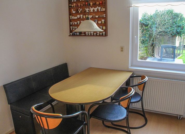 Die Fruehstueckspension De Eierdop in De Cocksdorp, Texel, bietet eine charmante Unterkunft in gruener Umgebung und mit rustikaler Atmosphaere.