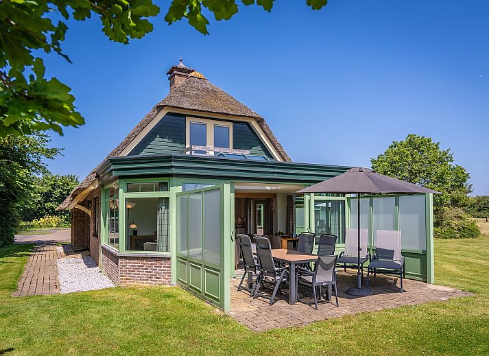 Guest house 0102966 - Holiday property Texel - Het Buitenhof villa 59 met serre
