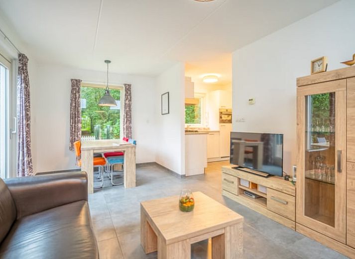 Huisje in De Waal, Texel met speeltuin en groene omgeving, ideale vakantieaccommodatie op de Waddeneilanden.