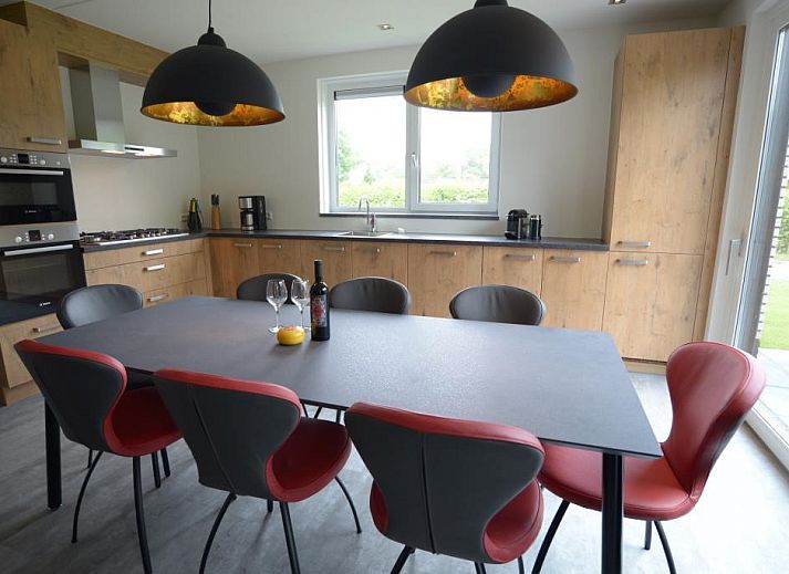 Duinbraam vakantiehuis in Den Burg Texel met ruime tuin en terras.