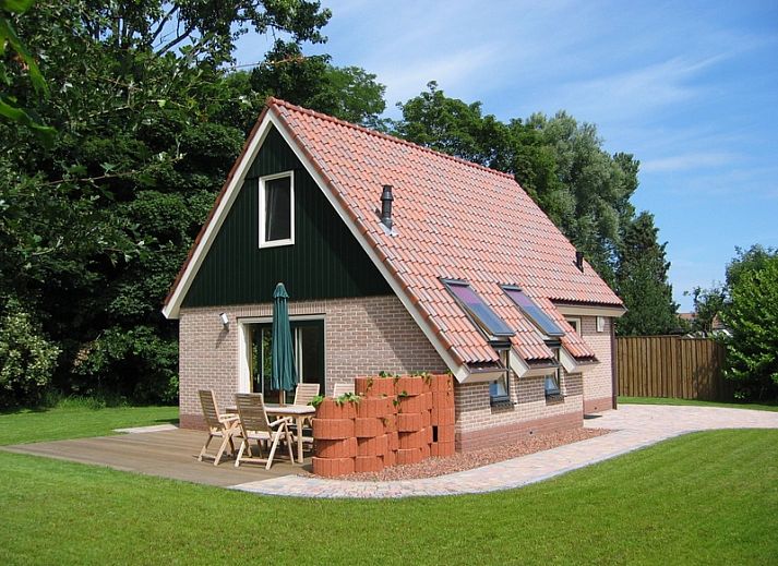 Koperwiek vakantiehuis in Den Burg, Texel met ruime tuin en terras.