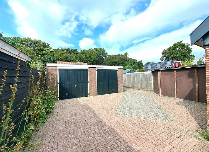 Koperwiek vakantiehuis in Den Burg, Texel met ruime tuin en terras.