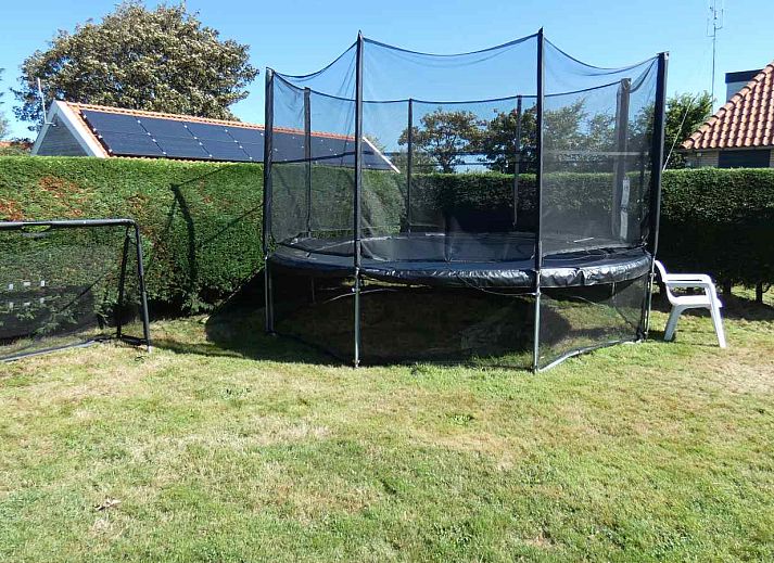 NH198 vakantiehuis in Den Burg Texel met ruime tuin en terras.