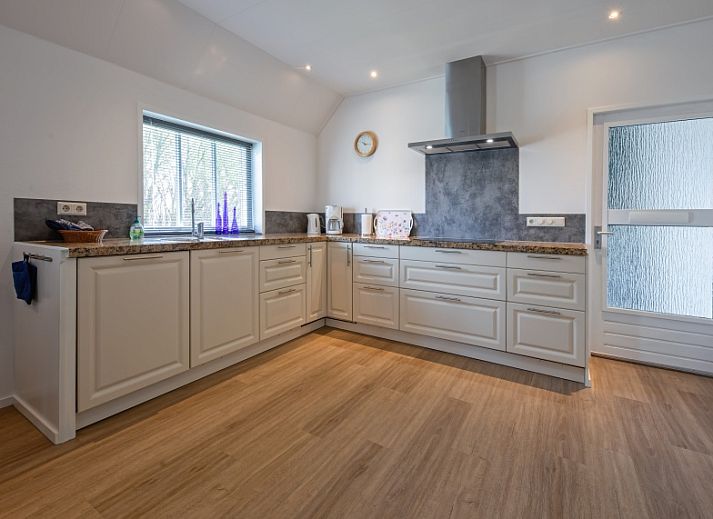 Wohnung Boerderij Irene in Den Burg, Texel mit einer schoenen Veranda und laendlicher Umgebung.