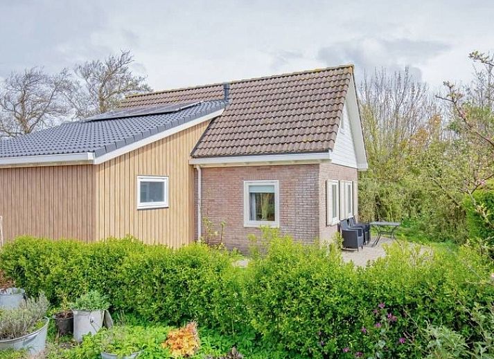 Ferienhaus 5 Persoons in Den Burg Texel mit schoener Terrasse und umgeben von Natur auf den Watteninseln.