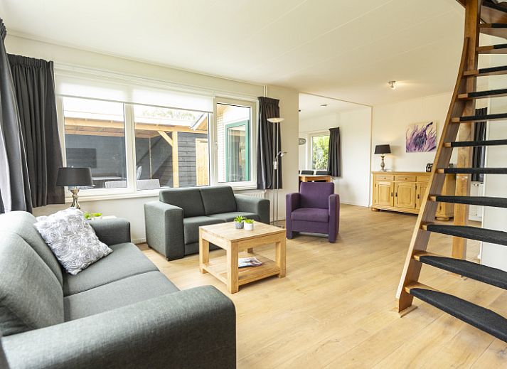 De Wending Ferienhaus in Den Burg, Texel mit sonnigem Garten und Terrasse.