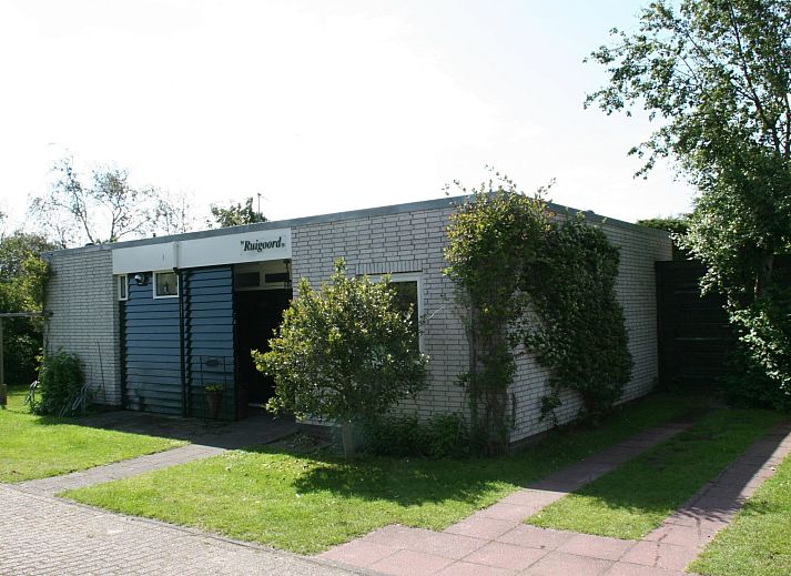 Verblijf 010461 - Vakantiewoning Texel - Vakantiehuis in Den Burg mit Möblierter Terrasse