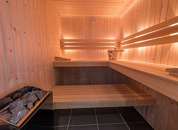Cozy kitchen in Group Residence Nieuw Leven Texel, Den Burg, overlooking the nature of the Wadden Islands.