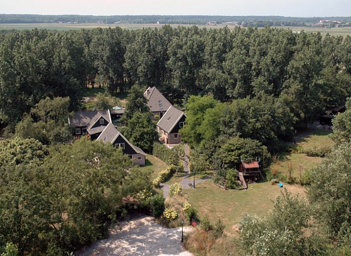 Woeste Hoeve vakantiehuis in Den Burg, Texel met zonnig terras en groene tuin