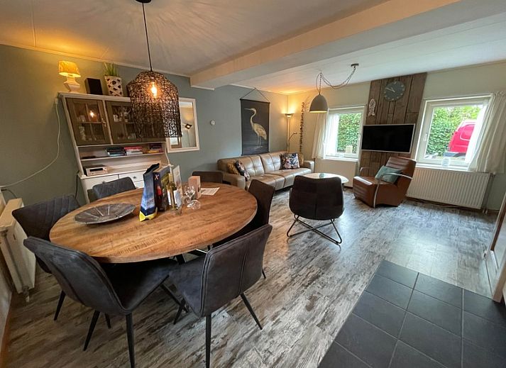 De Boet Ferienhaus in Den Hoorn, Texel mit charmanter Fassade und Terrasse auf den Watteninseln.