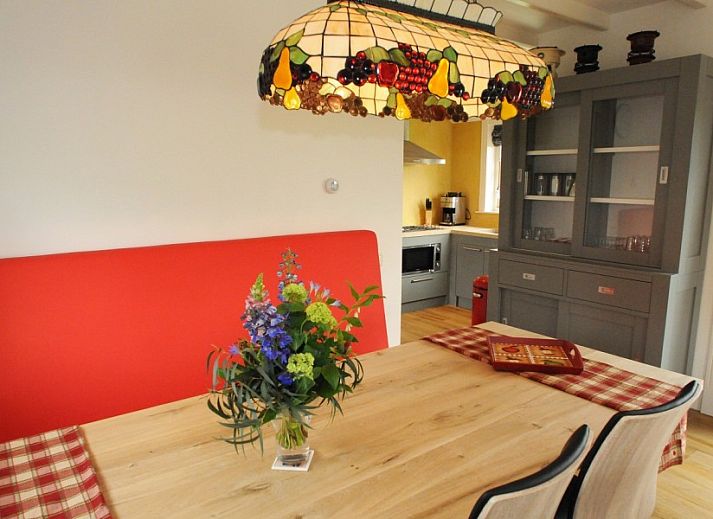 Vacation home Sonja in Den Hoorn, Texel surrounded by nature and reeds.