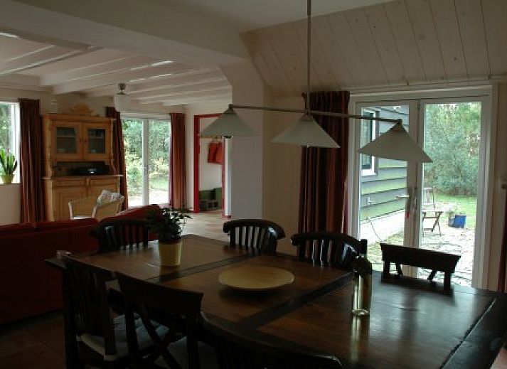 Ferienhaus Alexanderhoeve in Den Hoorn Texel mit Sonnenterrasse und Reetdach, ideal fuer einen entspannten Aufenthalt auf den Watteninseln.