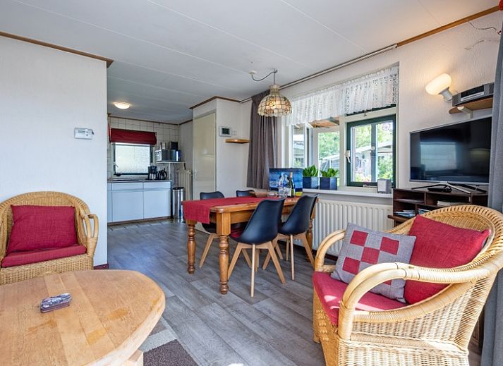 't Huussie vakantiehuis in Den Hoorn, Texel met zonnig terras en groene tuin.