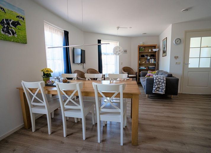 Gezellige slaapkamer in Het Hooivak, Den Hoorn Texel, met dakraam voor natuurlijk licht in deze vakantiewoning op de Waddeneilanden.