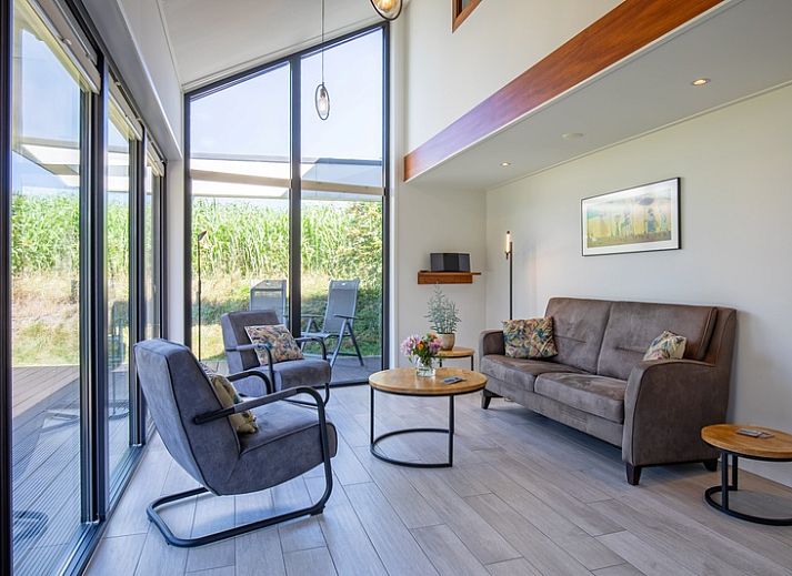 OpTexel Ferienhaus in Den Hoorn Texel mit moderner Architektur und grossem Garten.