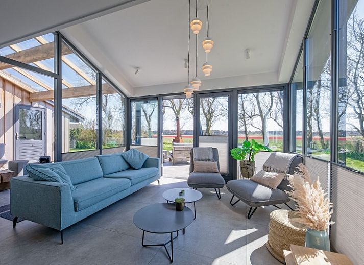 TexelZon vakantiehuis in Den Hoorn met ruim terras en moderne buitenruimte.