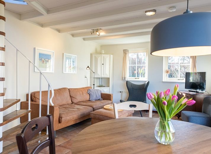 Duiventil vakantiehuis in Den Hoorn Texel met traditionele architectuur en ruime tuin.