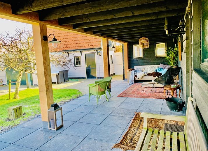 Blick ueber die weiten Felder rund um 't Kaaps Huussie, ein charmantes Ferienhaus in Oosterend, Texel, Watteninseln.