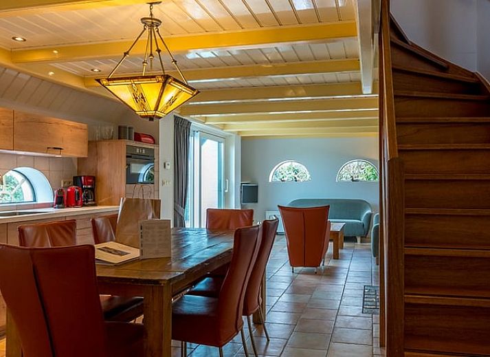 Charmant vakantiehuis in Oosterend Texel omringd door weelderige natuur, perfect voor een rustige vakantie op de Waddeneilanden.