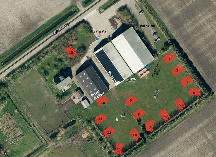 Modern eingerichteter Wohnwagen mit Vorzelt in Oosterend, Texel, Watteninseln mit Luxuskueche und komfortablem Schlafzimmer.