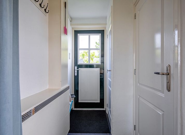 Terras van 't Raadsel in Oosterend Texel met uitzicht op de natuur van de Waddeneilanden.