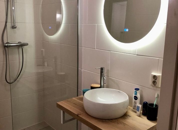 Charmantes Ferienhaus Typ II - Nr. 81 White Wagtail in Oosterend, Texel, mit sonniger Terrasse und Garten.