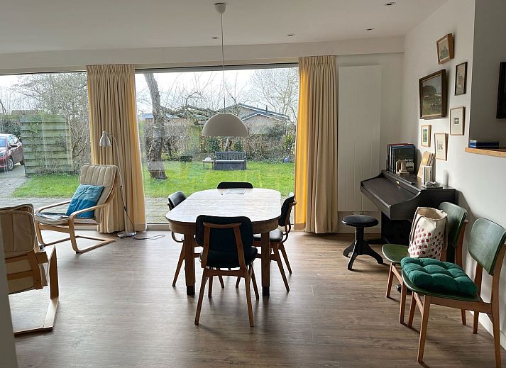 Rustikales Ferienhaus Bijenkorfweg 29 in Oosterend, Texel, mit grossem Innenhof.