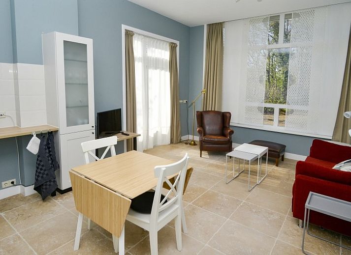 Enjoy the sunny terrace at Bed & Bed, a charming bed and breakfast in the Eierland polder on Texel, Wadden Islands.