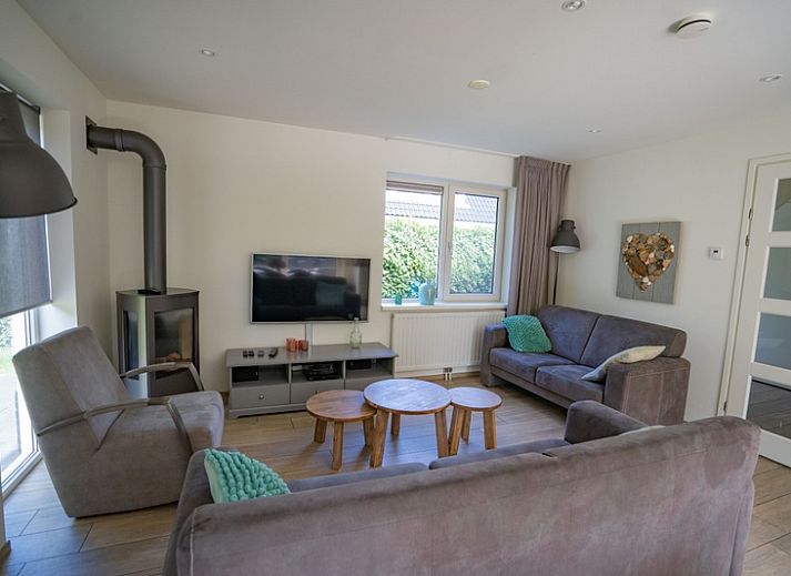 Ferienhaus de Parel 150 in De Dennen, Texel mit sonniger Terrasse und grossem Garten.