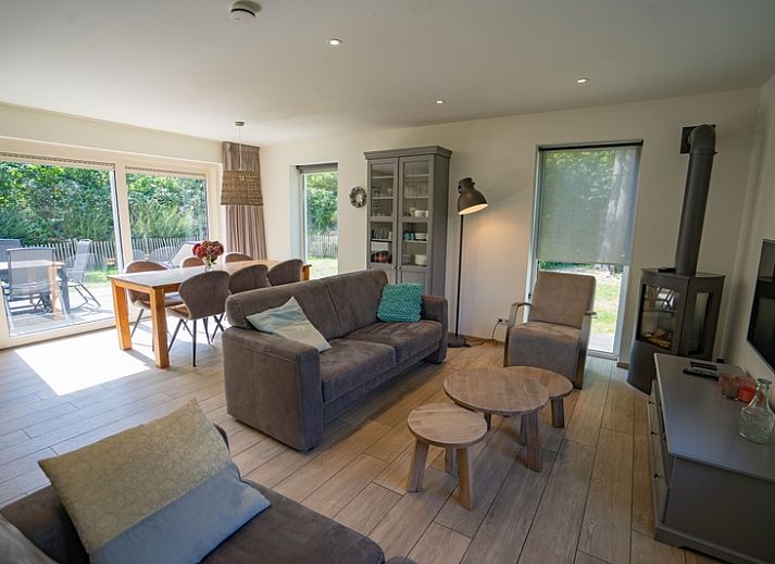Ferienhaus de Parel 150 in De Dennen, Texel mit sonniger Terrasse und grossem Garten.