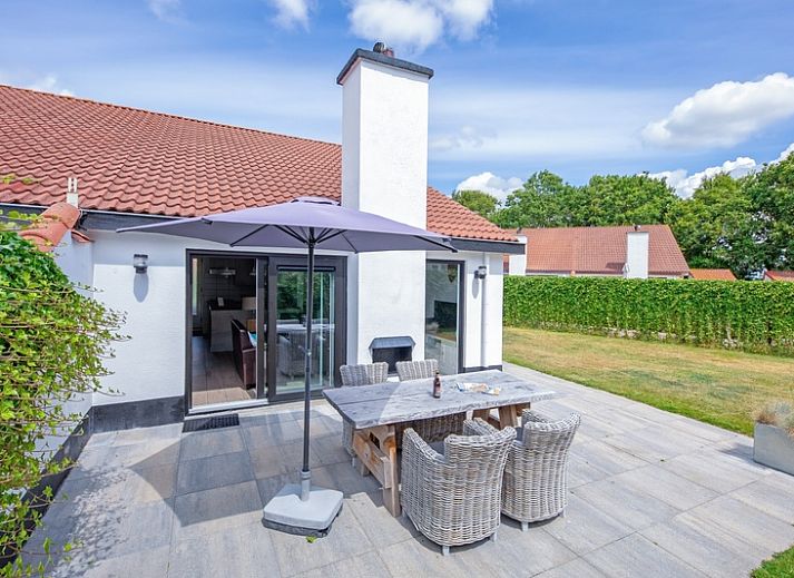 Ferienhaus Gortersmient 304 in De Dennen, Texel mit grossem Garten und Terrasse zum Entspannen.