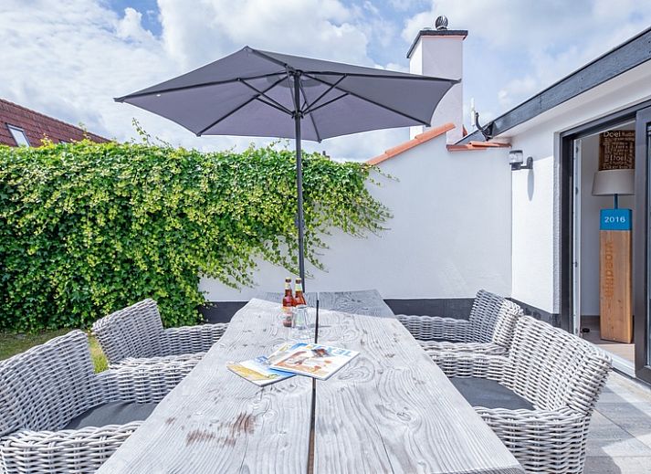 Ferienhaus Gortersmient 304 in De Dennen, Texel mit grossem Garten und Terrasse zum Entspannen.