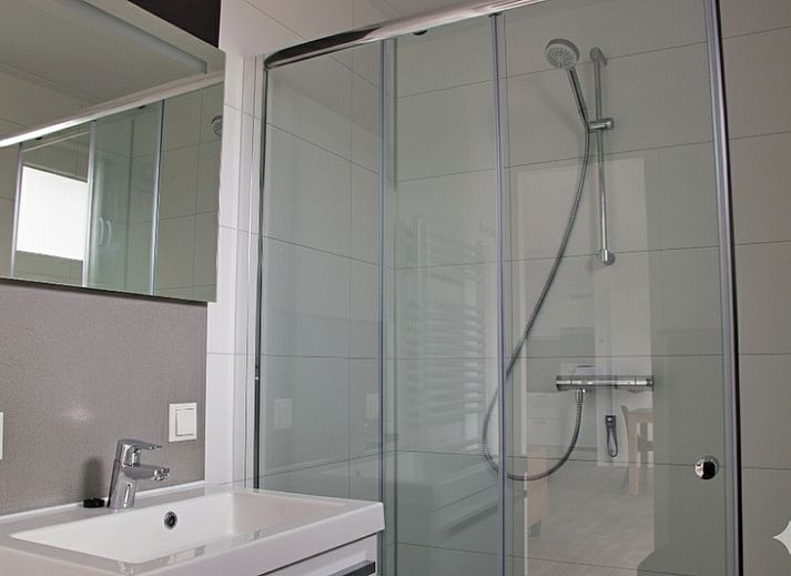 Vakantiepark De Bremakker - Bosveld 137, charmant vakantiehuis in De Dennen, Texel, met een zonnig terras en moderne uitstraling.