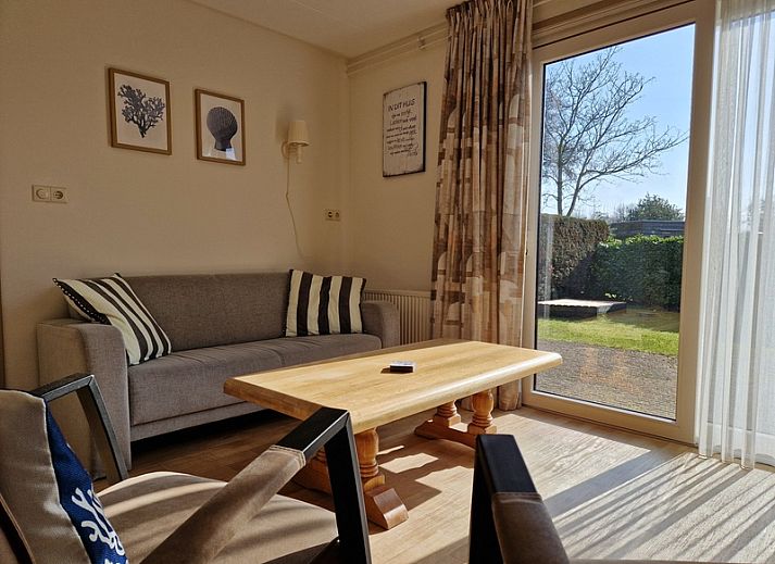 Geniessen Sie die Sonne auf der Terrasse des Bungalowparks Uterste Coogh, Bungalow 116 in De Dennen, Texel.