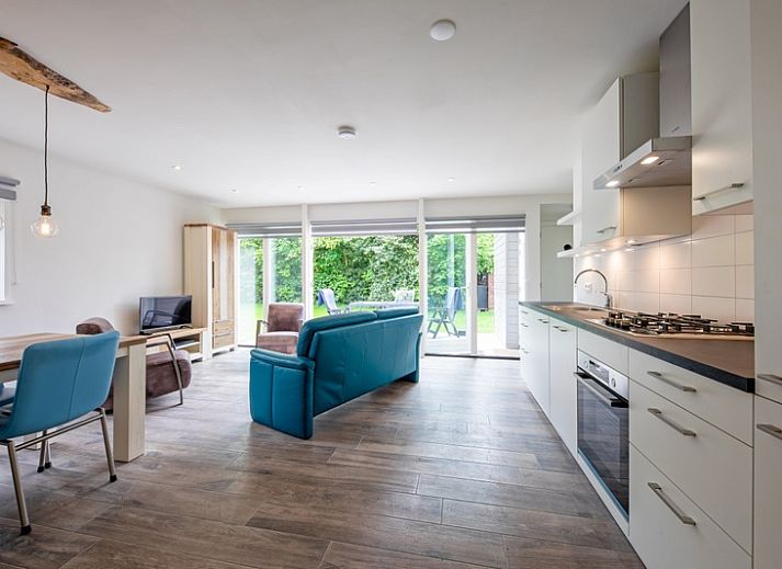 Modernes Wohnzimmer im Bungalow 82 - De Luwte, Bungalowpark Uterste Coogh, De Dennen, Texel.