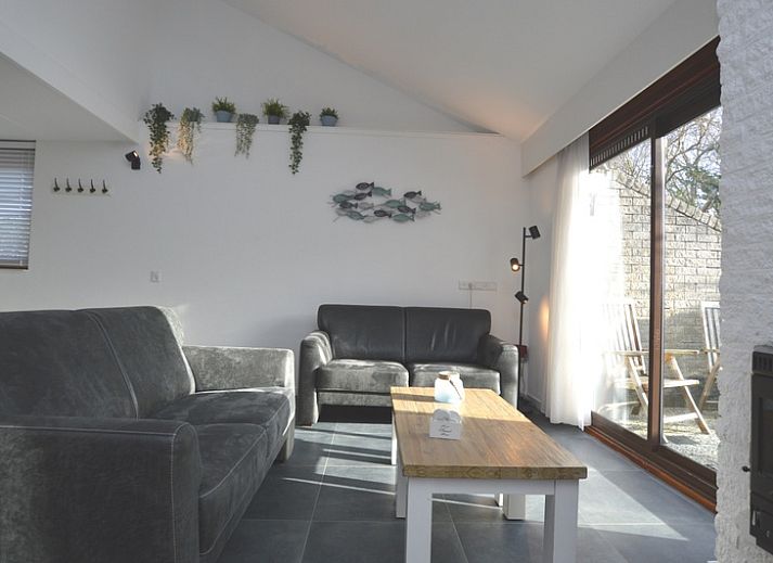 Bungalowpark Gortersmient vakantiehuis Gortersmient 240 in De Dennen Texel met zonnig terras en groene tuin.