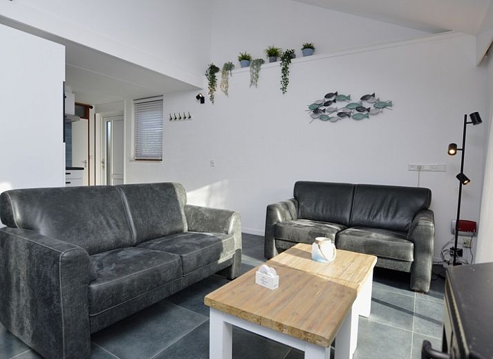 Bungalowpark Gortersmient vakantiehuis Gortersmient 240 in De Dennen Texel met zonnig terras en groene tuin.