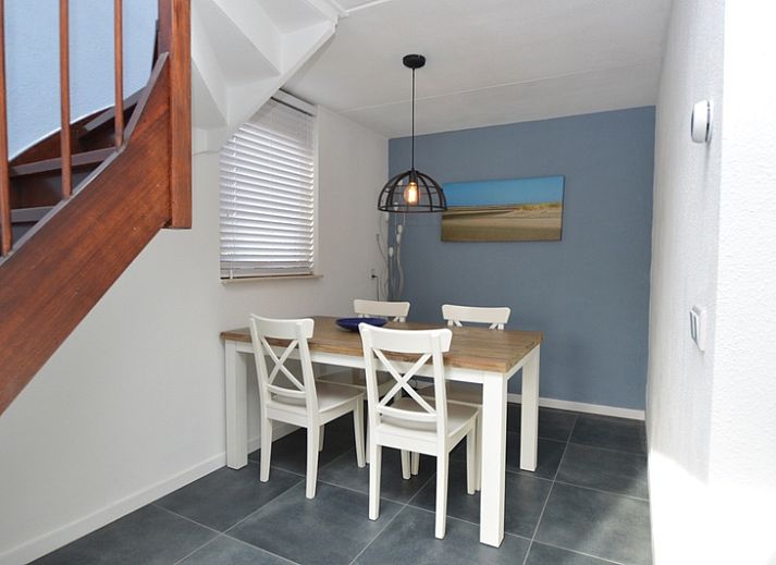 Bungalowpark Gortersmient vakantiehuis Gortersmient 240 in De Dennen Texel met zonnig terras en groene tuin.