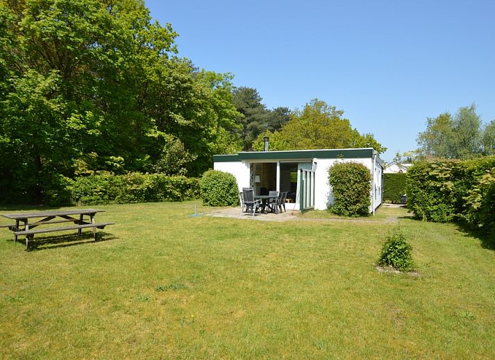 Vakantiehuis de Parel 282 in De Dennen, Texel met ruime groene tuin en terras.