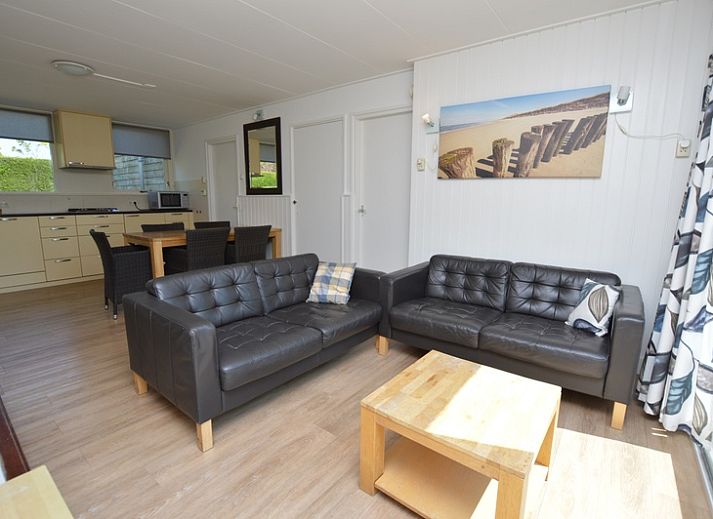 Vakantiehuis de Parel 282 in De Dennen, Texel met ruime groene tuin en terras.