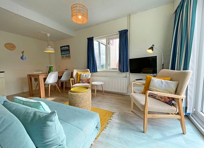 Gezellige woonruimte in Appartement Bos en Duin 29, De Dennen, Texel met uitzicht op Waddeneilanden.