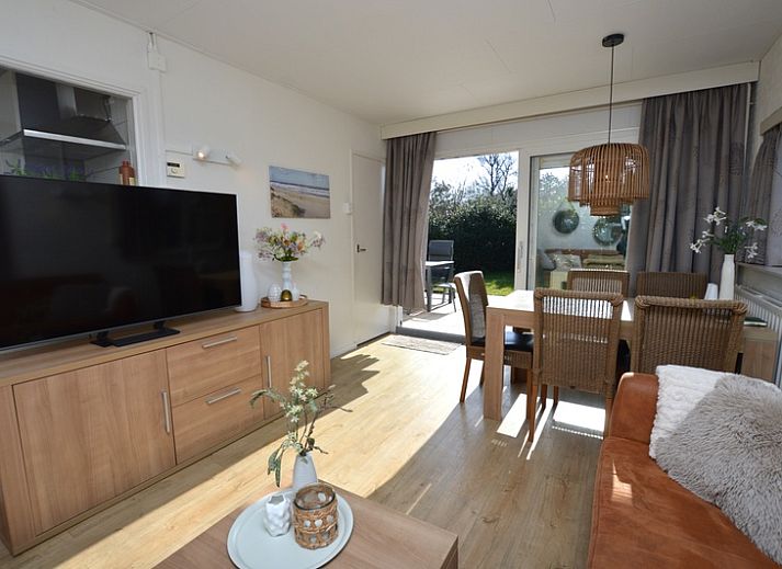 Bungalow Uterste Coogh 96 in De Dennen, Texel met ruim terras en tuin voor een ontspannen verblijf op de Waddeneilanden.