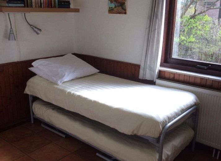 Sonniger Aussenbereich des Bungalows 0790 im Bungalowpark 't Hoogelandt, De Dennen, Texel.