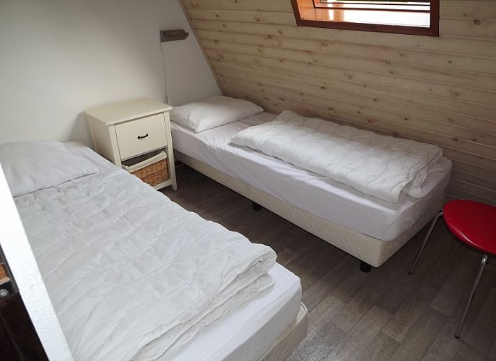 Gemuetliche Terrasse im Ferienhaus Gortersmient 252, De Dennen, Texel, ideal fuer Mahlzeiten im Freien auf den Watteninseln.